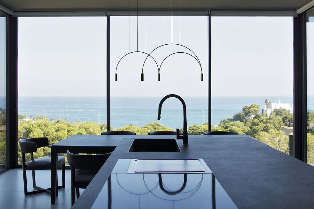 Závěsné svítidlo Estiluz Volta L78S.1D1T - černá Závěsné svítidlo Estiluz Volta L78S.1D1T - černá