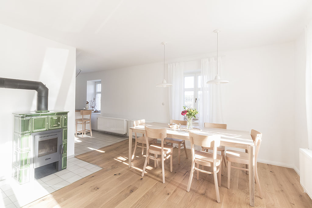 Vintage interiér, vintage styl, retro interiér, kombinace mnoderních prvků a klasického designu